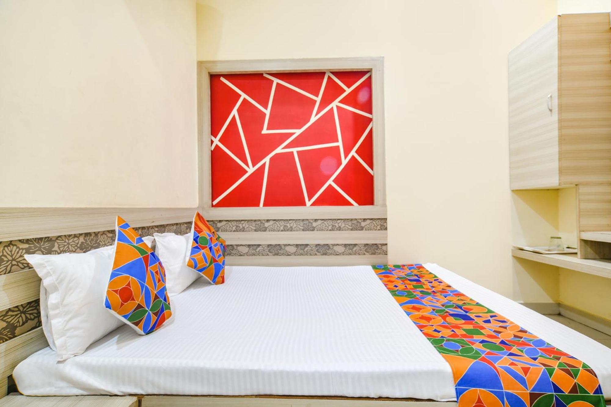 Fabexpress Blue Star Hotel Ujjain Exterior photo