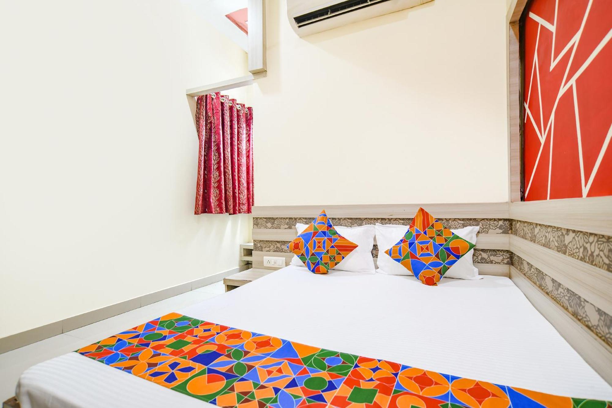 Fabexpress Blue Star Hotel Ujjain Exterior photo