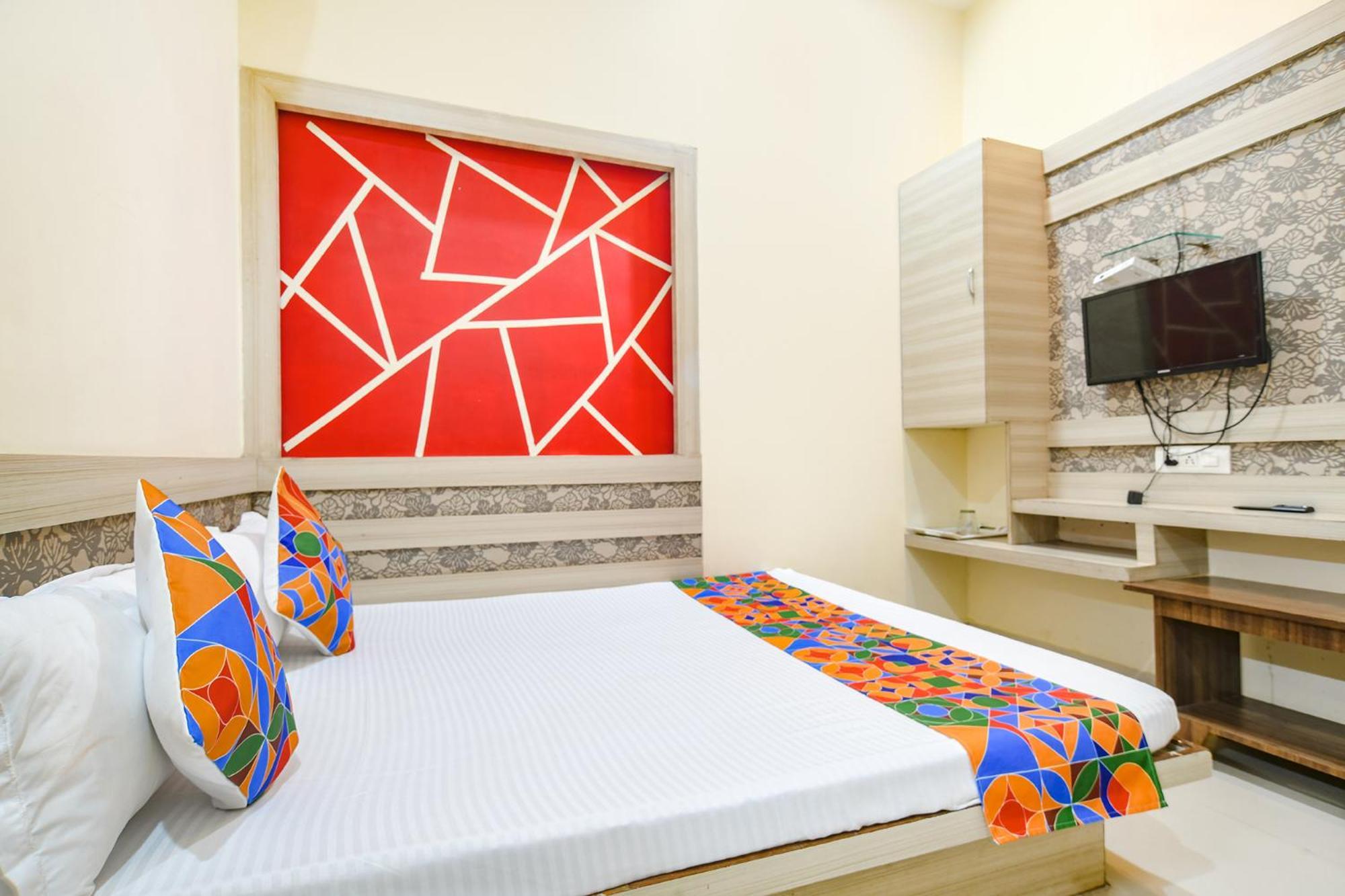 Fabexpress Blue Star Hotel Ujjain Exterior photo